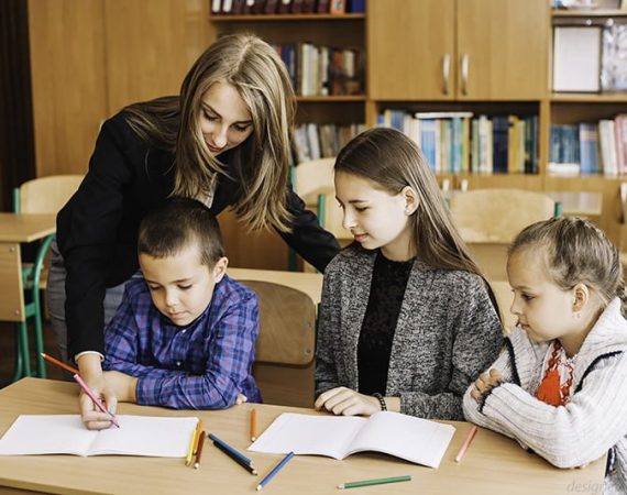 Jaki wpływ na ucznia wywiera nauczyciel? Dlaczego powinna to być osoba dobrze wybrana?