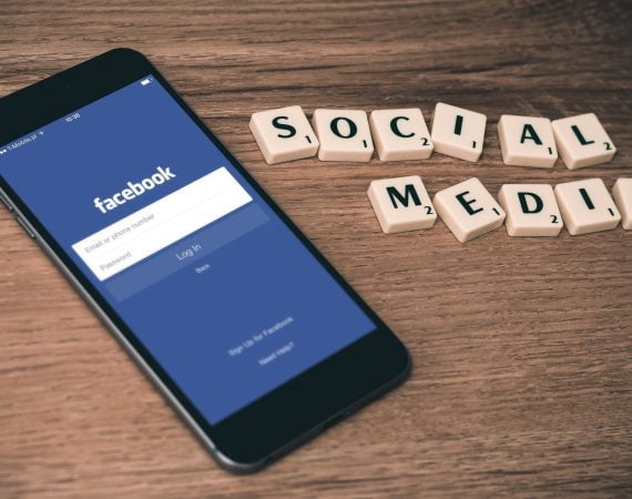 Facebook – jak może pomóc nam w nauce?